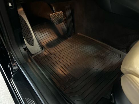 Used 2013 BMW 135i Convertible image 74