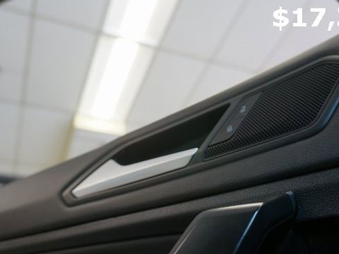 Certified 2021 Volkswagen Tiguan SE image 28