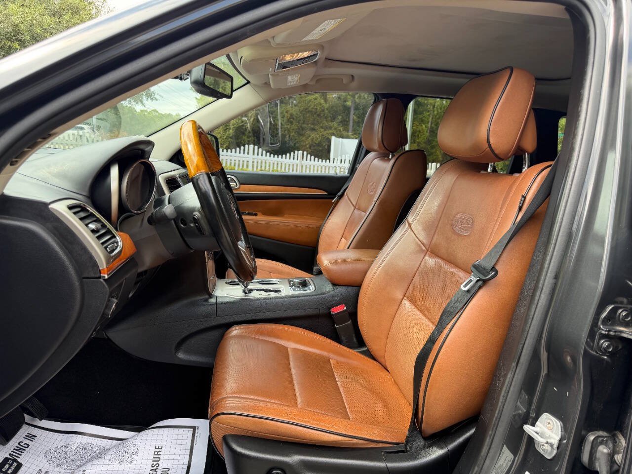 Used 2011 Jeep Grand Cherokee Overland AWD/4WD image 10