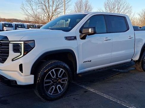 Certified 2025 GMC Sierra 1500 AT4 w/ AT4 Premium Package image 4