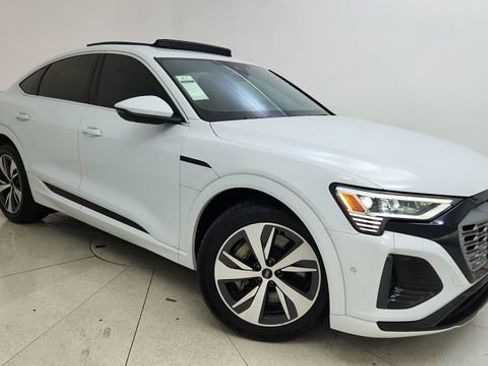 Used 2024 Audi Q8 e-tron Premium Plus w/ Premium Plus Package image 1