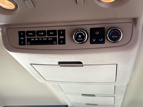 Used 2011 Nissan Armada SV image 37