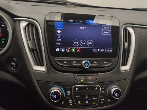 Used 2024 Chevrolet Malibu LT image 25
