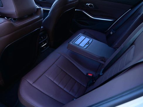 Used 2025 BMW 330i xDrive Sedan w/ Premium Package image 7