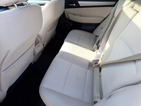 Used 2019 Subaru Outback 2.5i Premium AWD/4WD image 10
