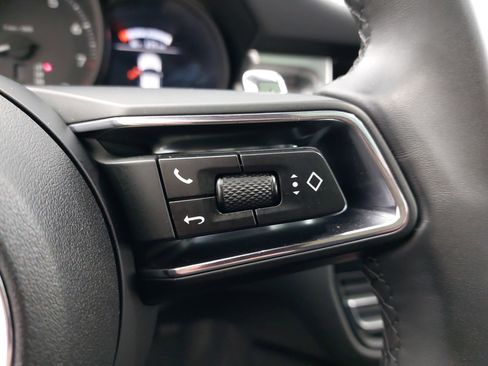 Certified 2025 Porsche Macan image 20