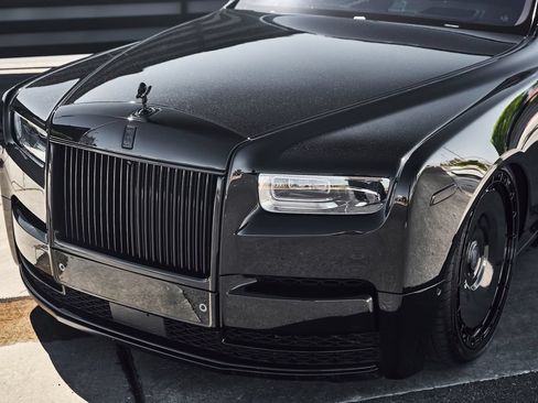 Used 2024 Rolls-Royce Phantom Sedan w/ The Phantom Package RWD image 6