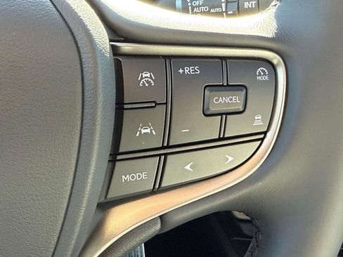 New 2025 Lexus UX 300h AWD image 17