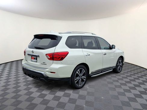 Used 2020 Nissan Pathfinder Platinum image 5