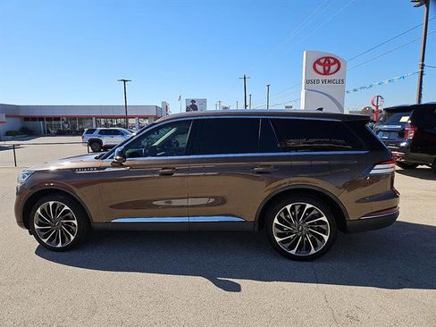 Used 2022 Lincoln Aviator Reserve w/ Equipment Group 201A image 2