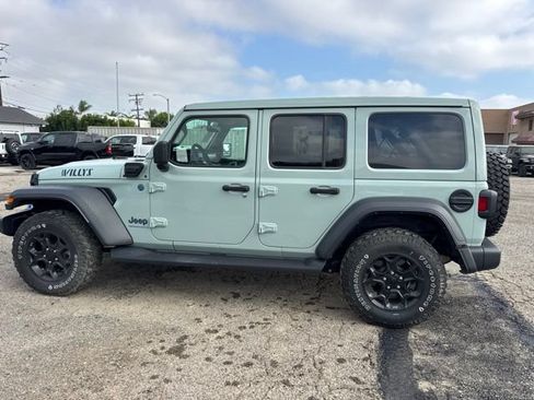 Used 2023 Jeep Wrangler Unlimited w/ Sun & Screen Package AWD/4WD image 8
