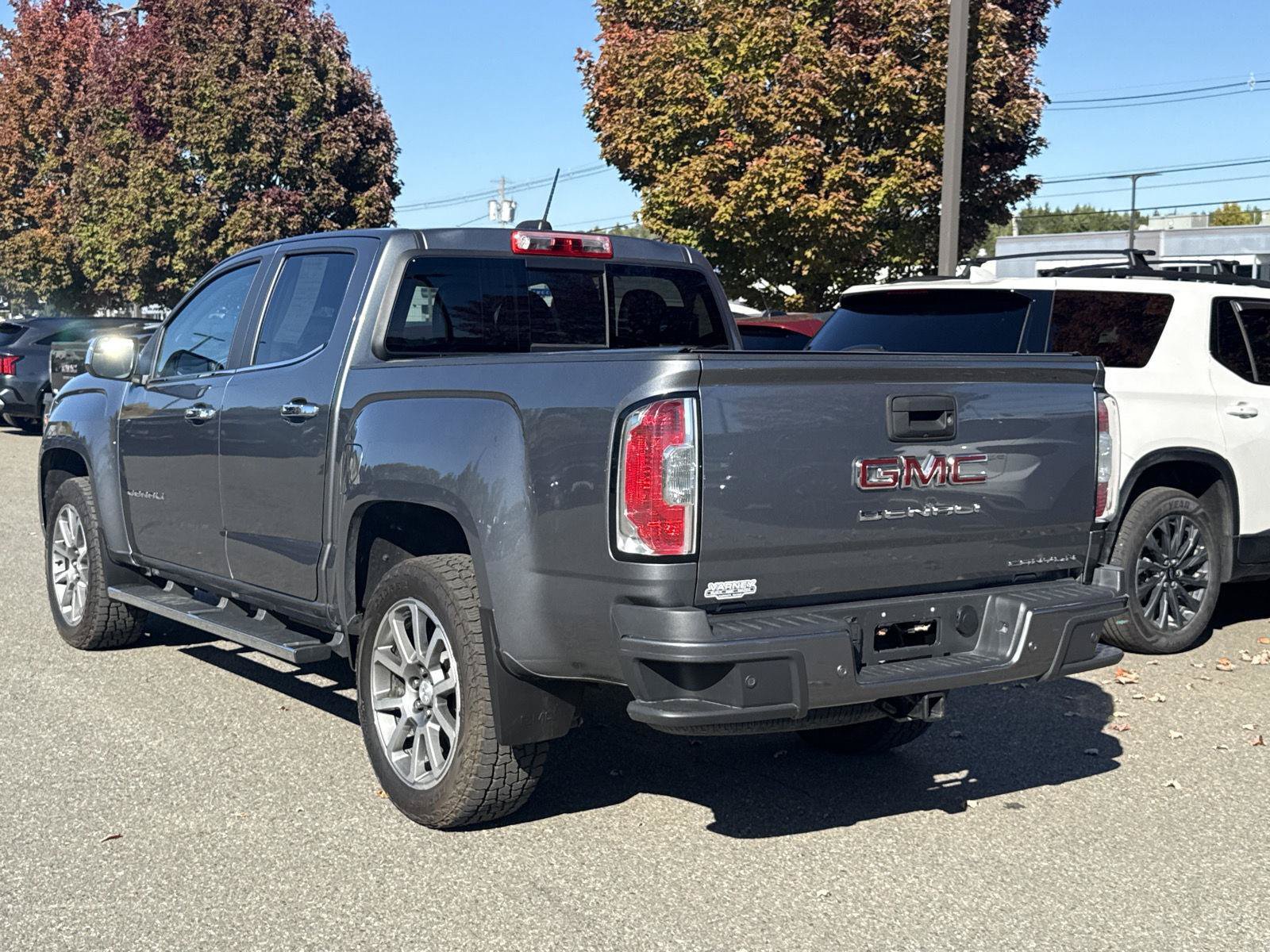 Used 2022 GMC Canyon Denali AWD/4WD image 3