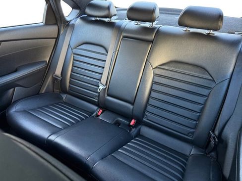 Used 2023 Kia Forte GT-Line w/ GT-Line Premium Package FWD image 11