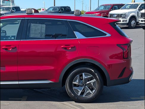 Used 2022 Kia Sorento S AWD/4WD image 11