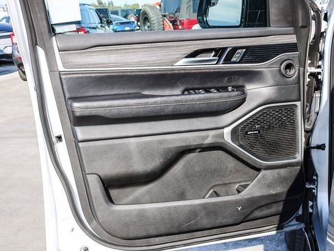 Used 2024 Jeep Wagoneer Series II w/ Flexible Seating Group RWD image 23