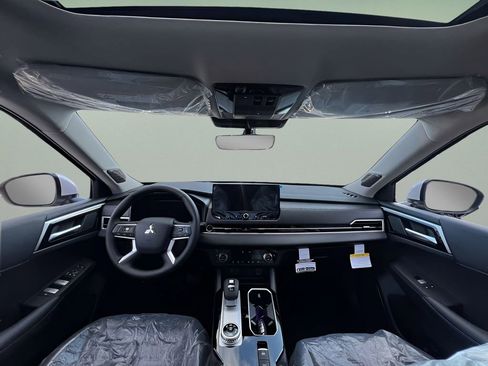 New 2026 Mitsubishi Outlander SE AWD/4WD image 16