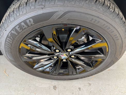 Used 2025 Buick Envista Sport Touring image 30