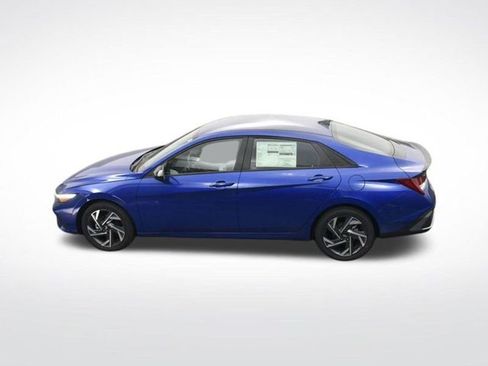 Used 2025 Hyundai Elantra SEL image 24