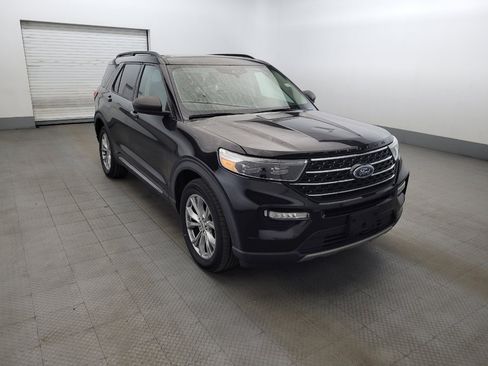 Used 2020 Ford Explorer XLT w/ Equipment Group 202A AWD/4WD image 13