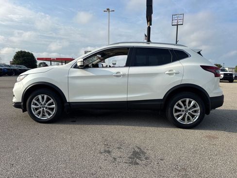 Used 2022 Nissan Rogue Sport SV FWD image 3