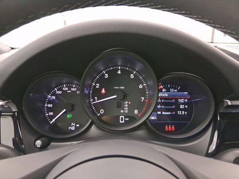 Used 2026 Porsche Macan image 21