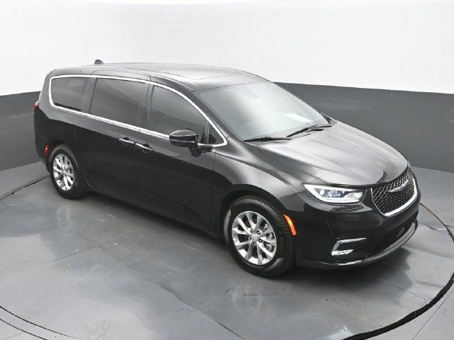 Used 2026 Chrysler Pacifica Limited FWD image 30