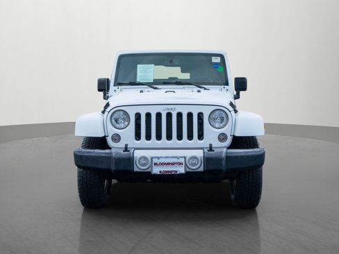 Used 2015 Jeep Wrangler Sahara image 2