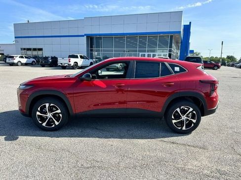 New 2026 Chevrolet Trax RS FWD image 2