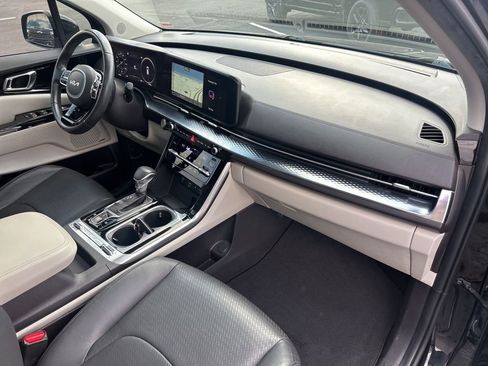 Used 2022 Kia Carnival SX Prestige image 52