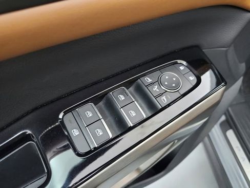 Used 2023 Nissan Pathfinder Platinum w/ Black Appearance Package image 41