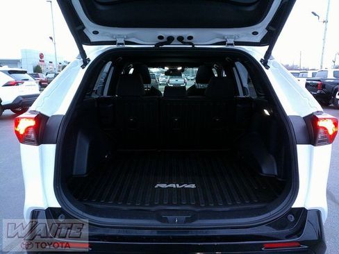 Certified 2024 Toyota RAV4 SE image 29