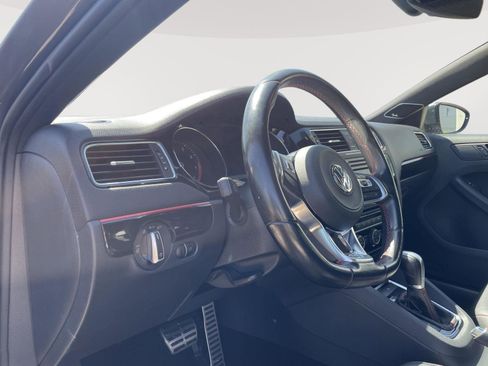 Used 2017 Volkswagen Jetta GLI FWD image 19