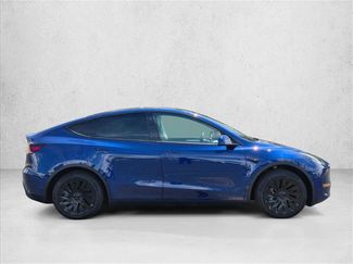 Used 2023 Tesla Model Y Long Range AWD/4WD video 4