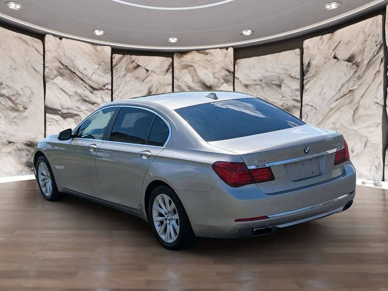 Used 2013 BMW 740Li xDrive AWD/4WD image 8