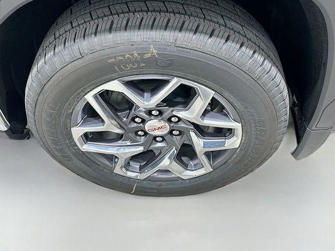 New 2026 GMC Sierra 1500 SLE image 32