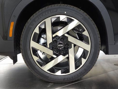 Used 2025 MINI Cooper Countryman SE w/ Comfort Package Max image 8