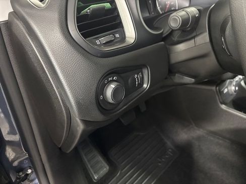 Certified 2023 Jeep Renegade Latitude image 13