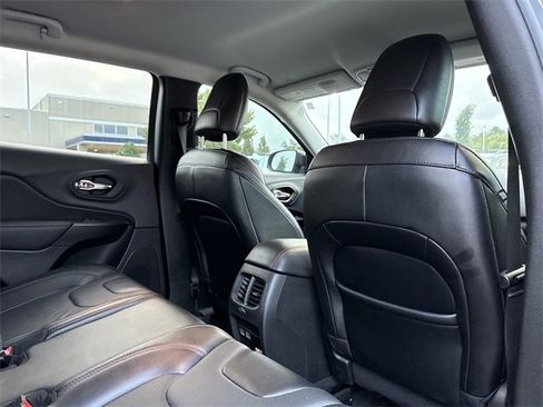 Used 2022 Jeep Cherokee Trailhawk w/ Sound & Nav Group image 15