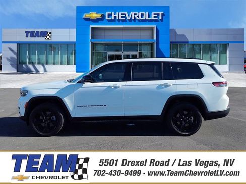 Used 2023 Jeep Grand Cherokee L Laredo image 1