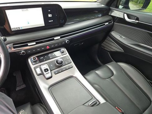 Used 2025 Hyundai Palisade Calligraphy FWD image 15