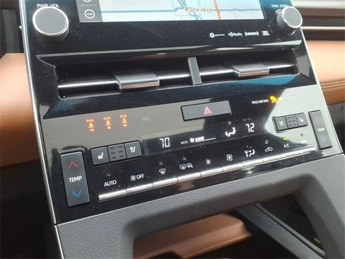 Used 2020 Toyota Avalon Limited image 20