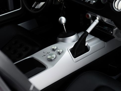 Used 2005 Ford GT RWD image 29
