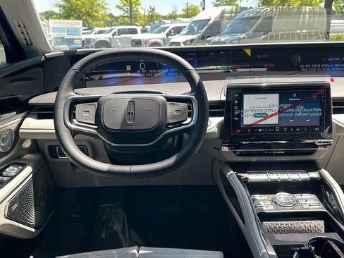 New 2026 Lincoln Nautilus Reserve AWD/4WD image 24