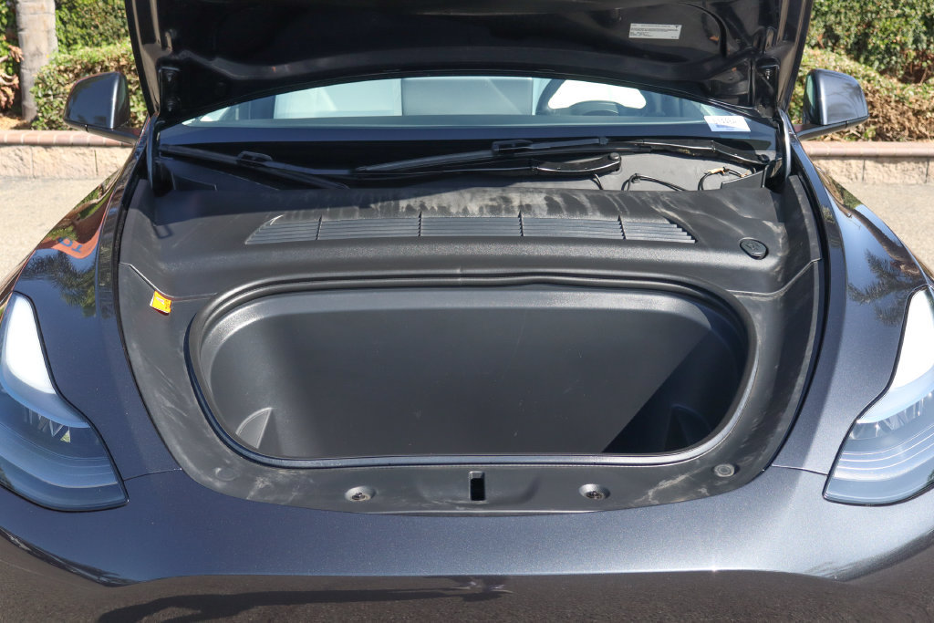Used 2025 Tesla Model Y Long Range RWD image 11