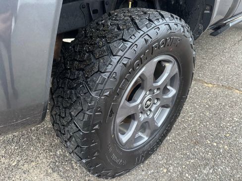 Used 2016 Toyota Tacoma SR5 w/ SR5 Appearance Package (SN) image 45