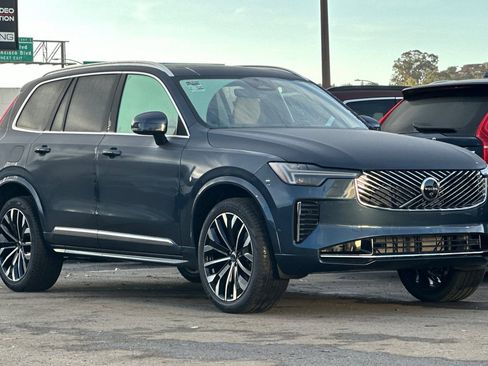 New 2026 Volvo XC90 B6 Plus w/ Protection Package Premier image 9