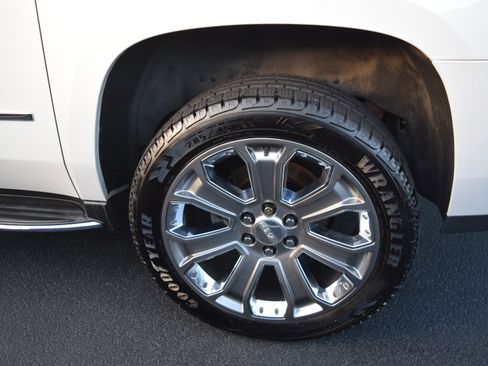 Used 2019 GMC Yukon XL Denali image 7