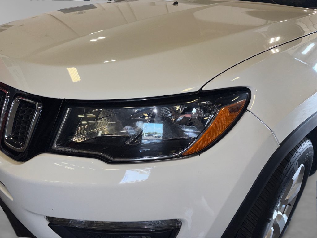 Used 2019 Jeep Compass Latitude AWD/4WD image 19