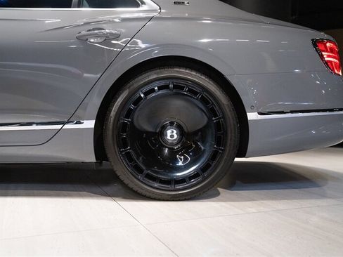 Used 2024 Bentley Flying Spur V8 AWD/4WD image 13