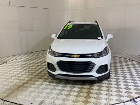 Used 2019 Chevrolet Trax LT w/ LT Convenience Package FWD image 6